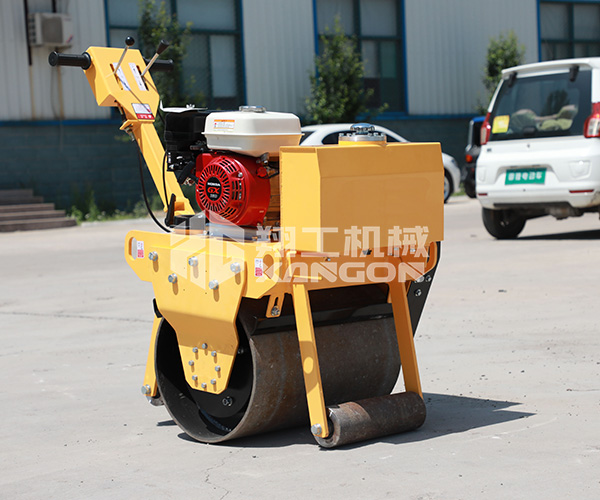 小型壓路機