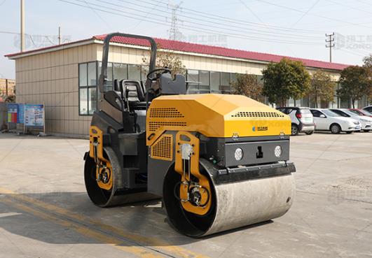 小型壓路機